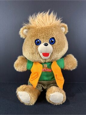 Teddy Ruxpin Hug ‘n Sing Plush with Sound
